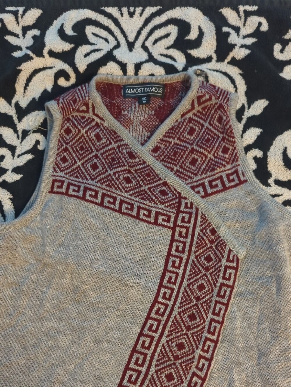 Almost Famous Gray Red Summer Weight Tunic Geometric Tribal Y2k Sleeveless - M - Picture 4 of 16